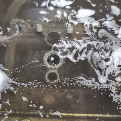 Carburettor in the ultrasonic tank.